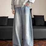 Men Wide Leg Mid-Rise Light Fade Jeans